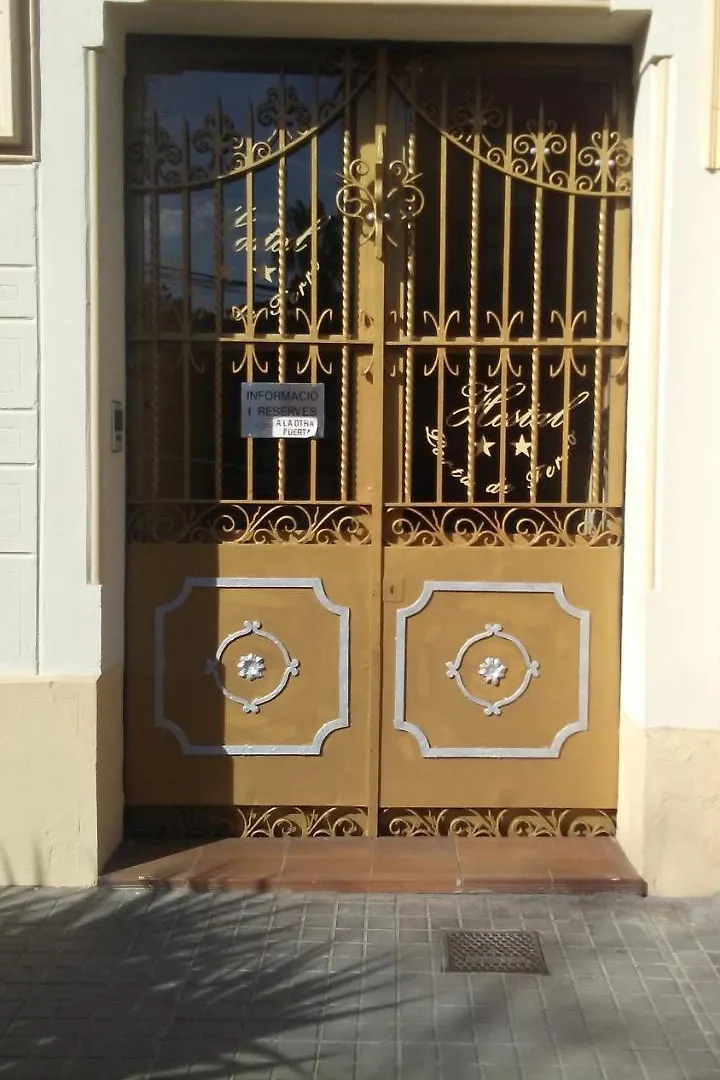 Guest house Hostal Porta De Ferro Sant Boi de Llobregat